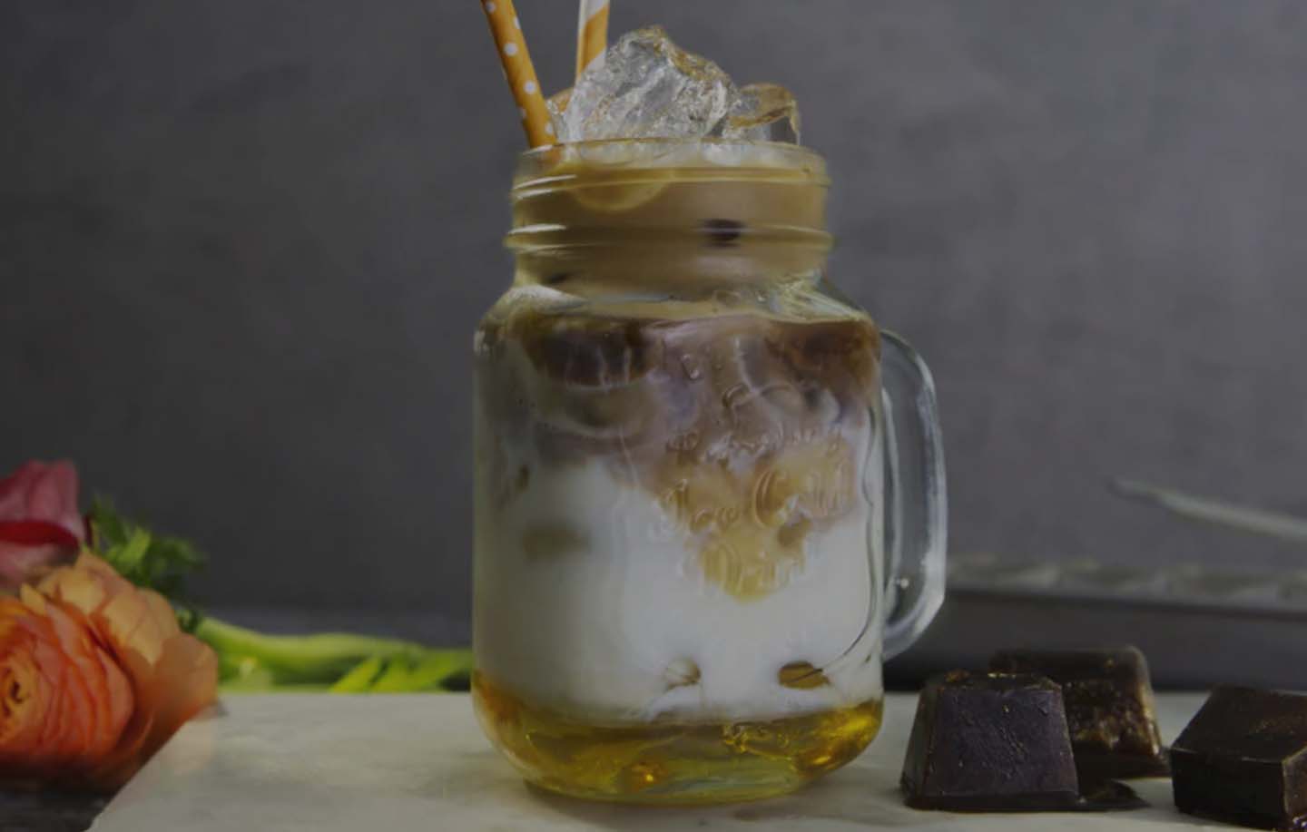 Vanilla Chiller (Skinny Vanilla Iced Coffee Recipe) - imbarista